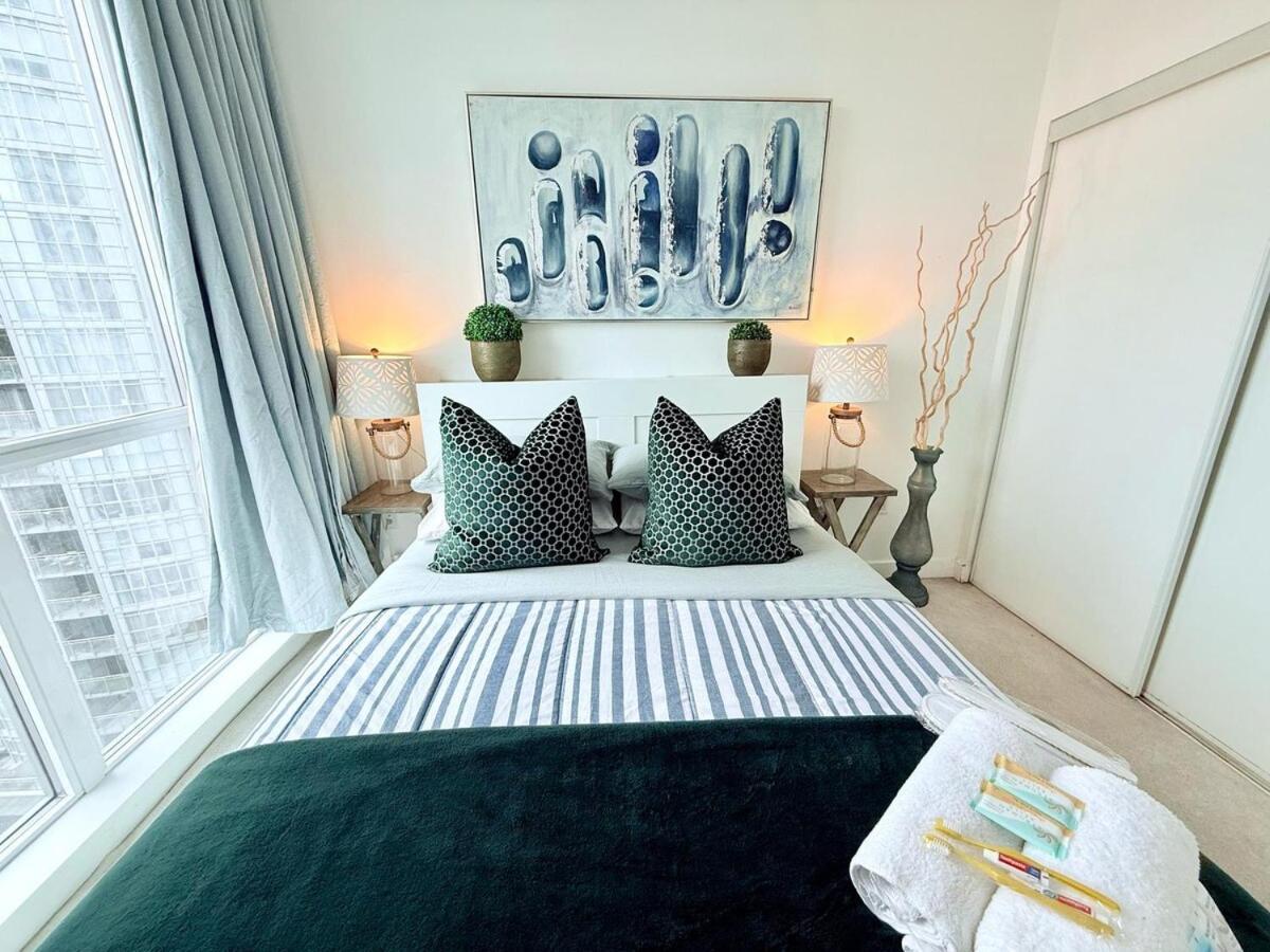 Downtown 1br Near Cn Tower -free Parking