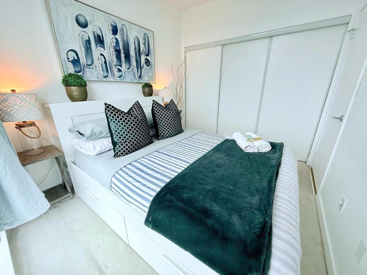 Apartment Downtown 1br Near Cn Tower -free Parking