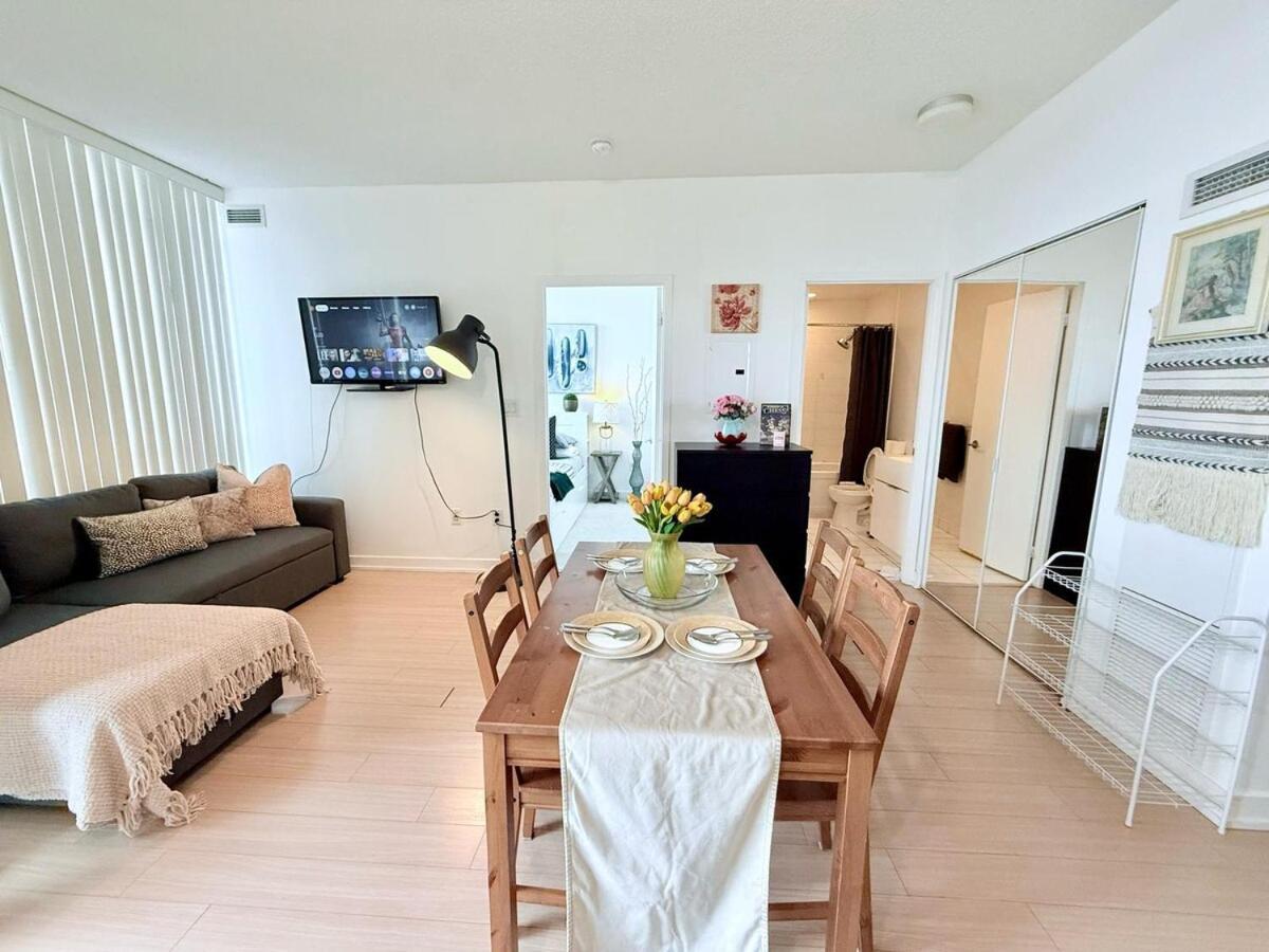 Downtown 1br Near Cn Tower -free Parking